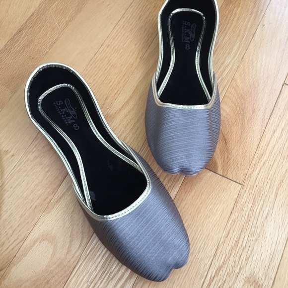 BN silky grey flats, handmade, khussa jutti - Picture 4 of 6